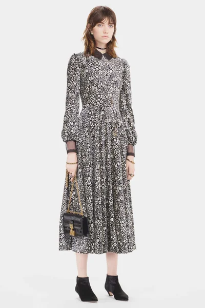 Look 16